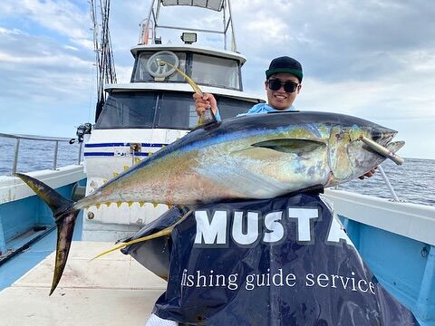 【ユーザー釣果報告】
[宮崎県/遊漁船ムスタ] @musta__fishing_guide_service にて、アングラーのハマダ様より50キロオーバーの大型キハダキャッチ報告をいただきました！

黒木船長より当日の状況を伺うことができました。
この日は1日通して5ヒット2キャッチ。午前中は誘い出しを中心に、午後のイワシを固めた一瞬の隙を逃さずヒットした1本とのことでした。

ご報告いただきましたハマダ様、いつもシービーワン製品をご使用いただきありがとうございます。また、大型キハダキャッチおめでとうございました！

#cbone